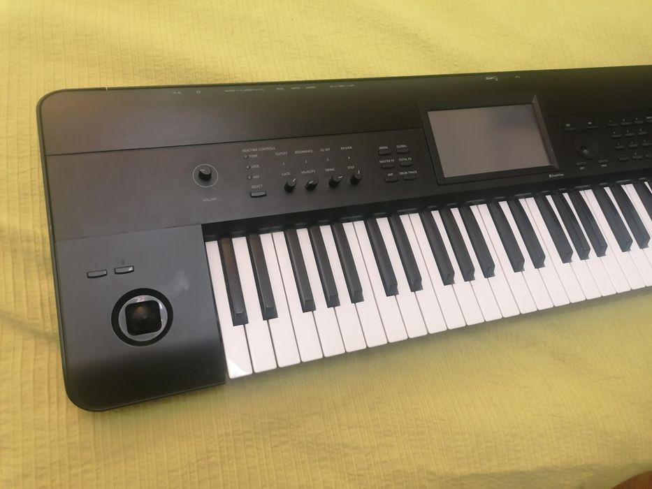 Korg krome 61 bom estado