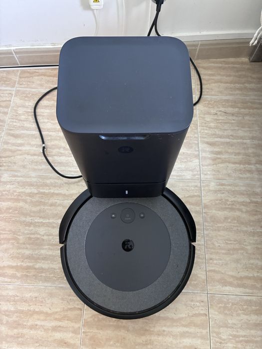iRobot Roomba i3+ + Clean Base | Auto-esvaziamento | Muito Bom Estado