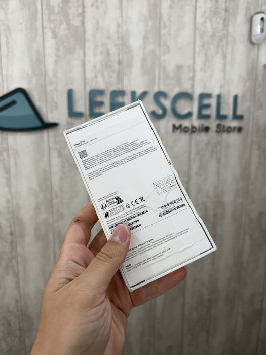 IPHONE 17 PRO - 512GB -  BRANCO - NOVO CAIXA DANIFICADA