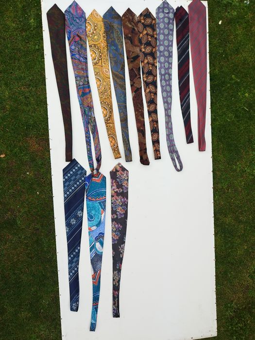 Krawat męski komplet 32 sztuki