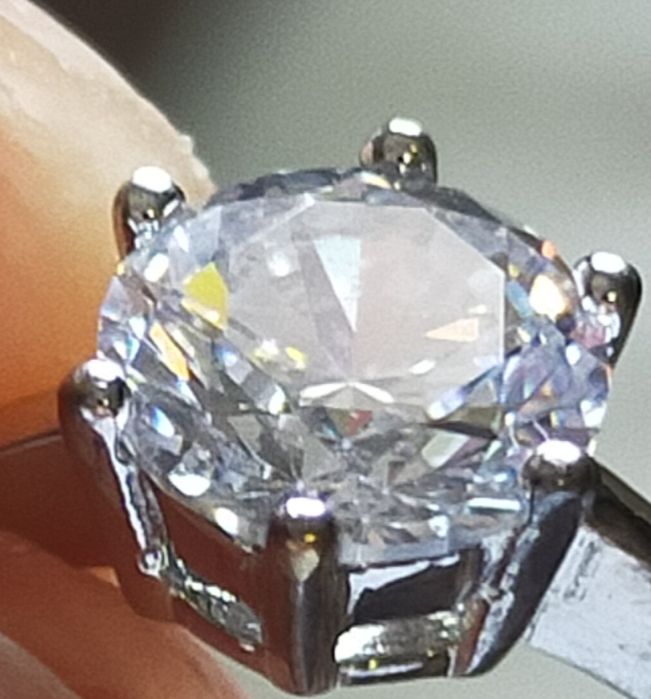 Vendo anel prata S925 prata e diamante moissanite