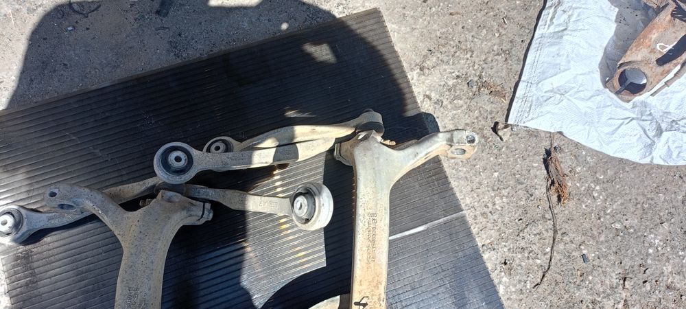 Zwrotnica piasta prawy przód Audi A8 D3