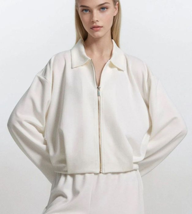 Блузка з коміром