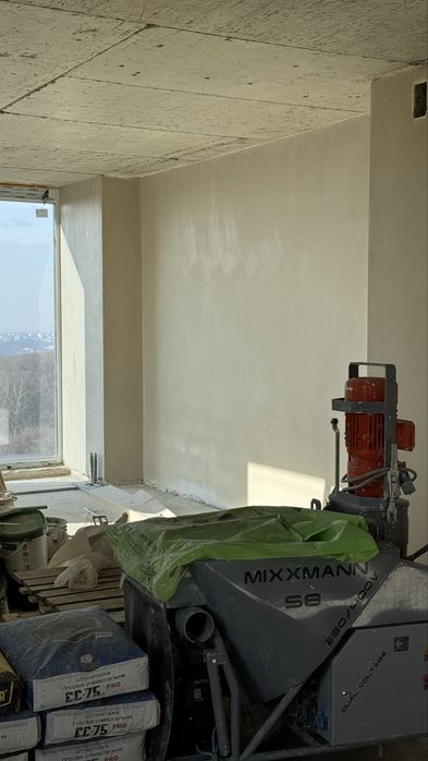 Цементно піщана та гіпсова машинна штукатурка машинним методом