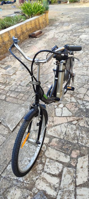 Bicicleta elétrica, de senhora, Eazy Mouv. Bateria e carregador novos.