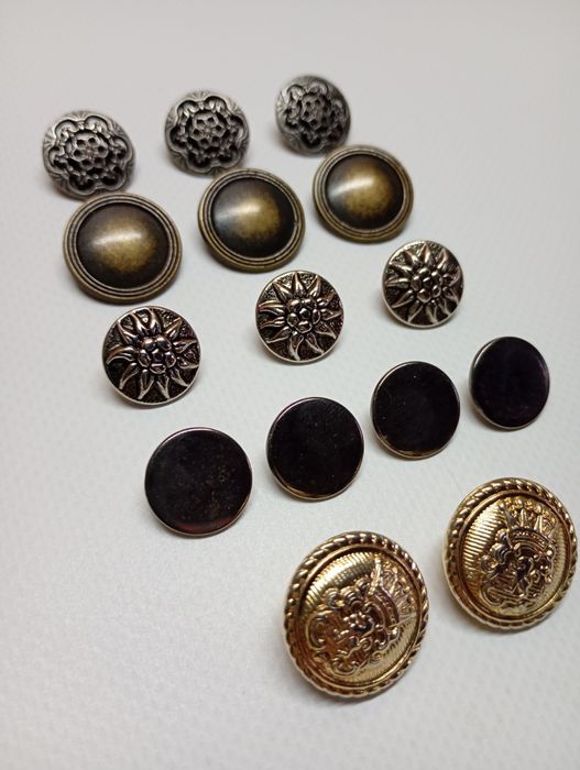Пуговицы на ножках (железные) 15 шт. Б/у