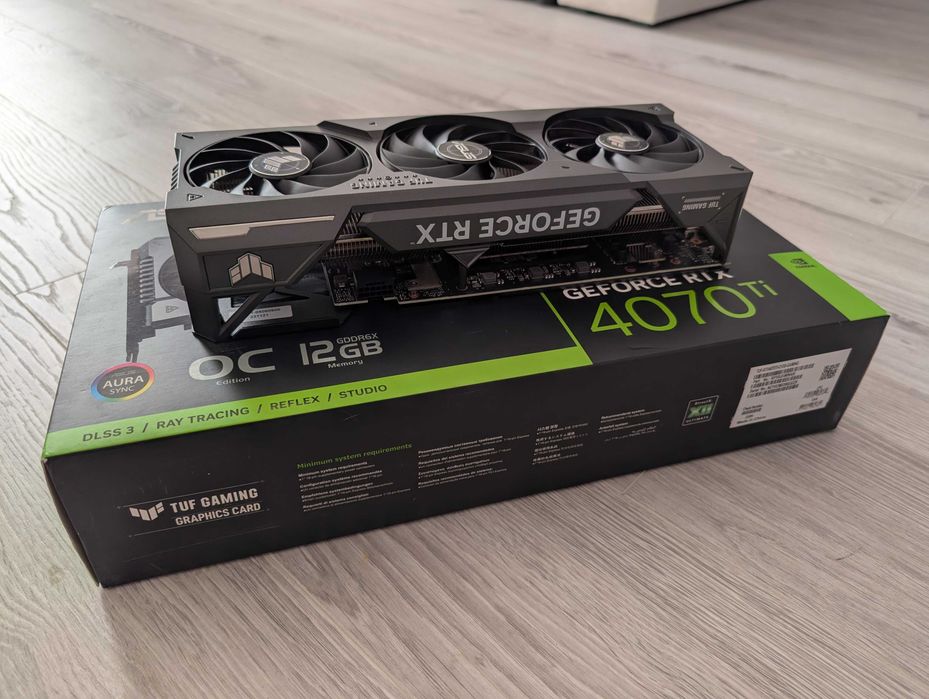 Відеокарта ASUS TUF Gaming GeForce RTX™ 4070 Ti OC Edition із 12 ГБ.