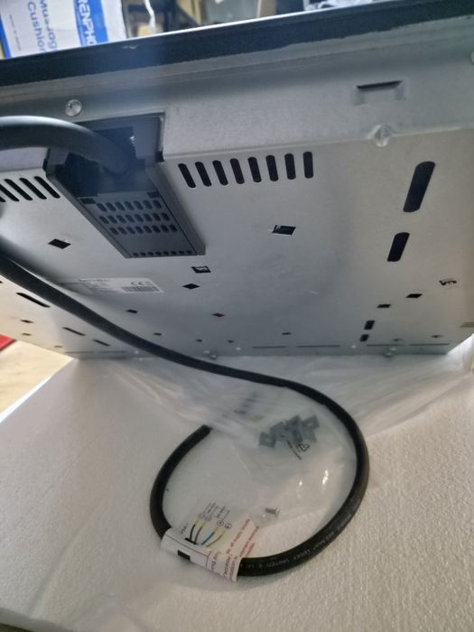 Plyta ceramiczna Hermitlux z 4 palnikami, 59 cm, 6600 W, 9 poziomów, timer