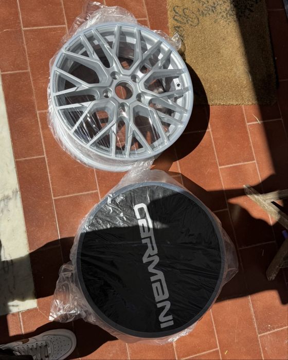 Jantes 5x108 com pneus bons