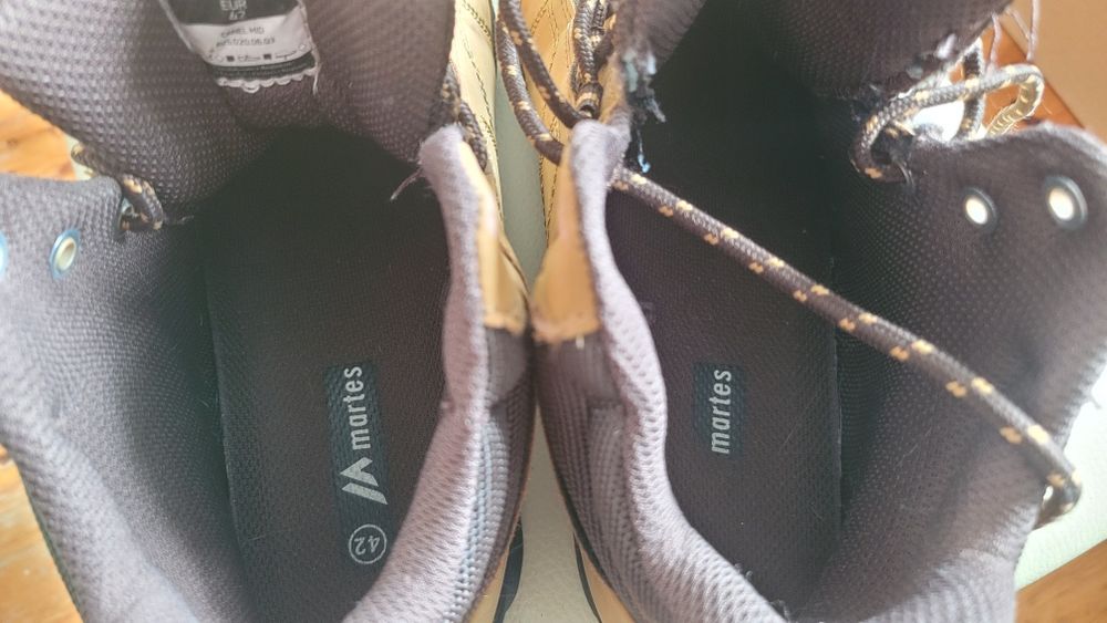 Buty MARTES rozm. 42 miodowe