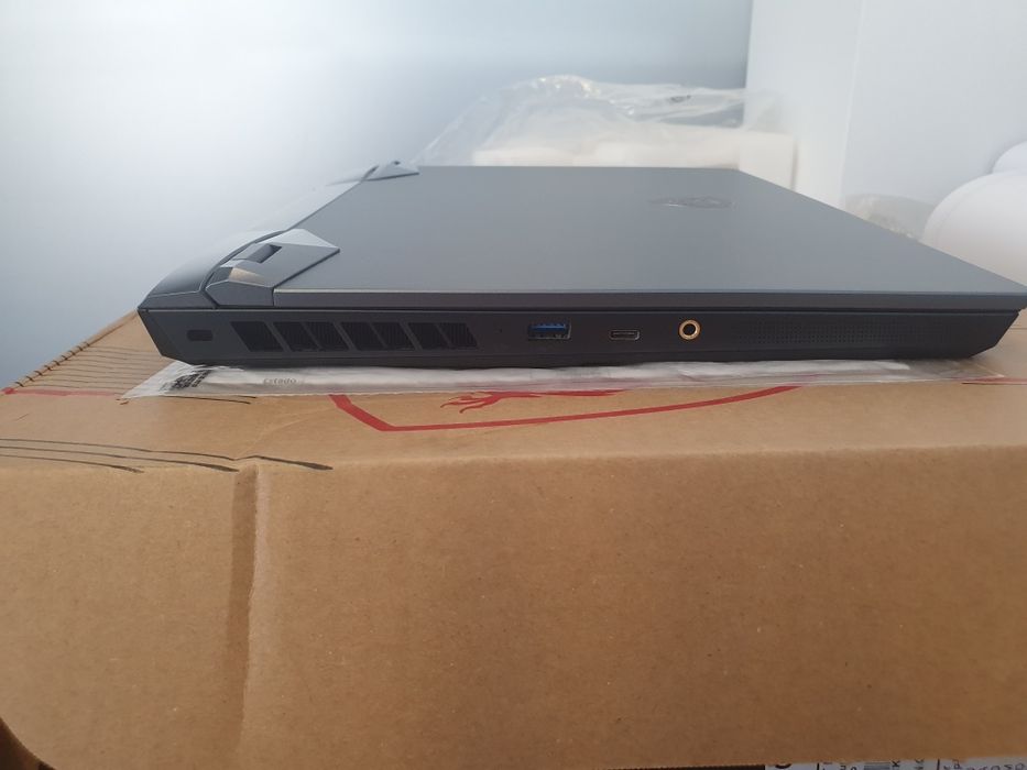 MSI GE66 RAIDER (RTX 3080 - ecrã 4k OLED) c/ garantia