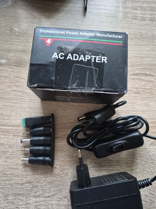 Uniwersalny zasilacz sieciowy