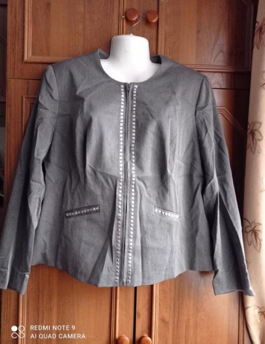 Пиджак классический новый