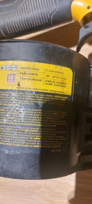 Пневмопістолет.Пістолет для цвяхів 50-83мм.Нейлер Dewalt