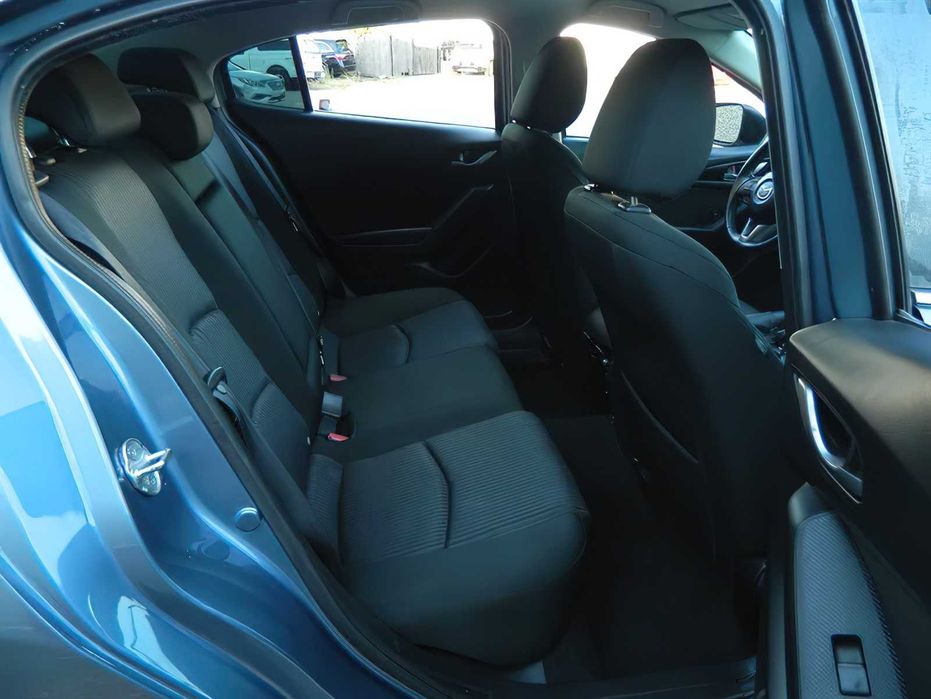 Mazda 3 i Touring      2016