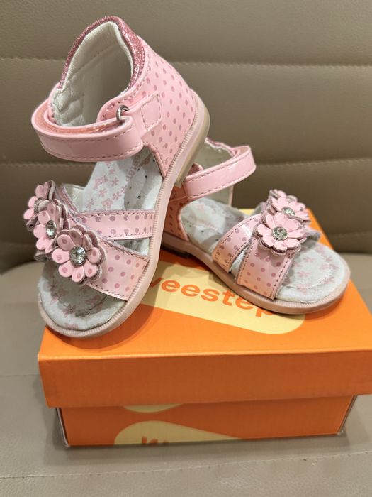 Босоніжки Weestep на дівчинку, розмір 19 (12,5 см устілка)