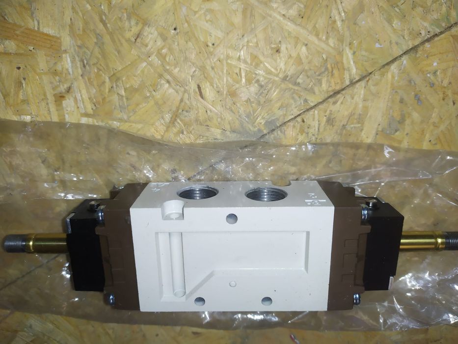 Zawór elektrozawór pneumatyczny YPC sf5200 rozdzielacz bistabilnyn