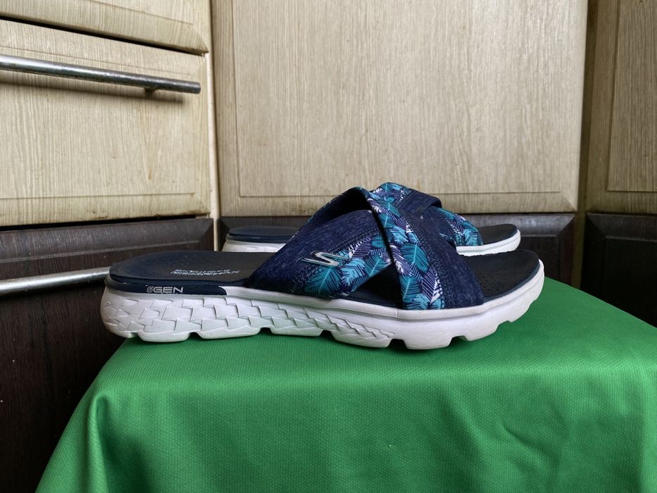 Женские шлепанцы босоножки Skechers On the Go 400 Tropical