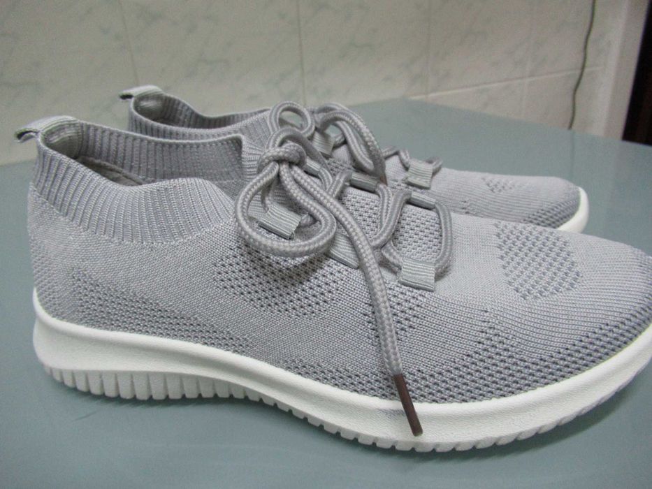 Sapatilhas de senhora, tamº 35, cinza claro