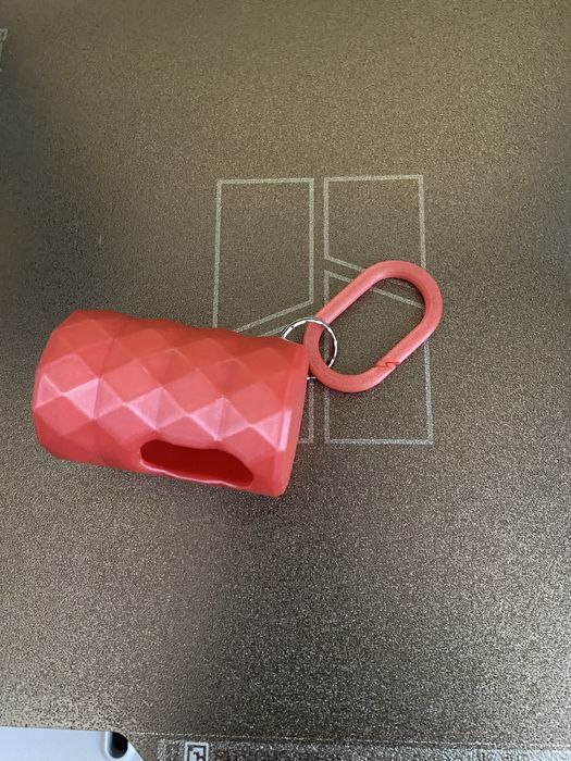 Диспенсер для смітевих пакетикі для тварин