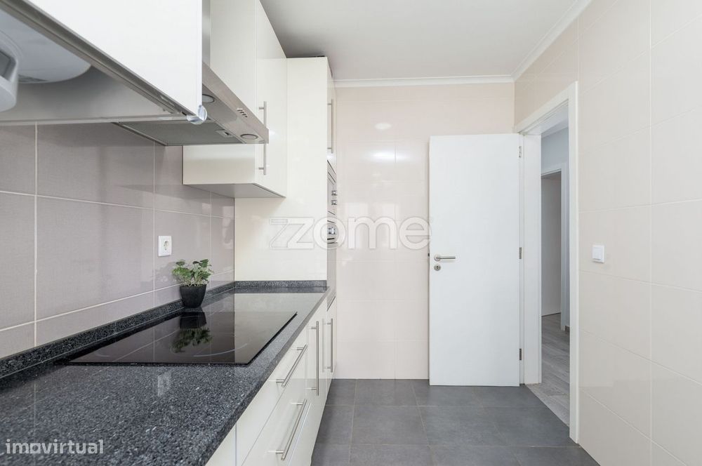 T2 Renovado | Buraca | Pronto a Habitar
