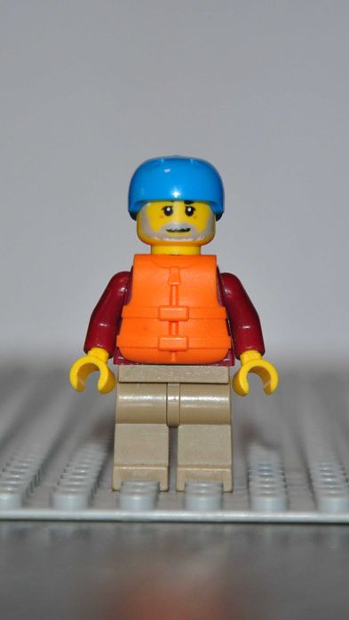 0334 Figurka LEGO cty0913 Town Man, Dark Red Jacket