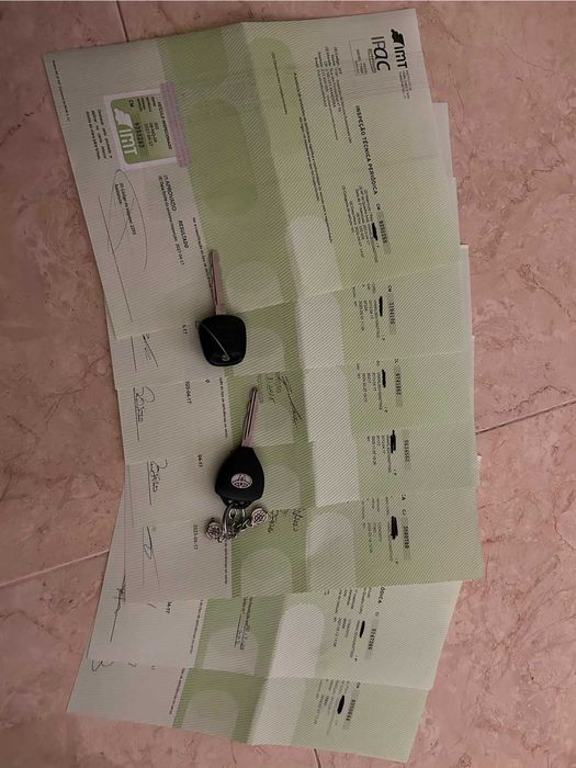 Toyota Yaris 1.0 a gasolina, de 2013