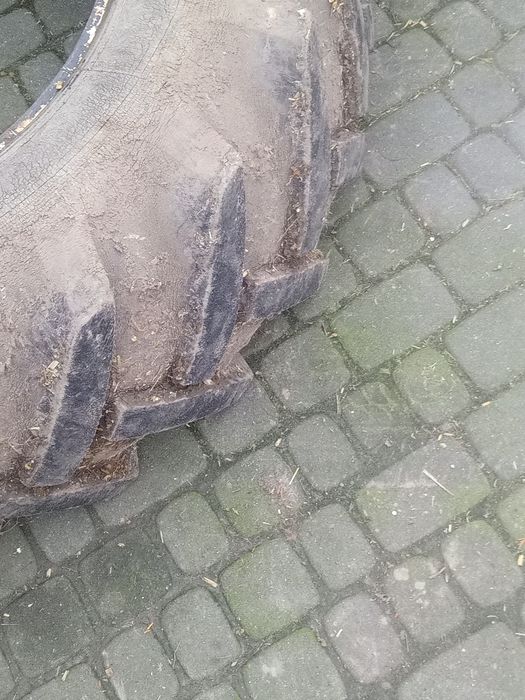 Opony do Zetora 16,9 r30 radialka świeżo zdjęta