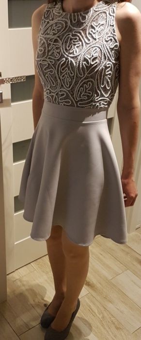 Srebrna / szara Sukienka jak nowa +gratis kolczyki