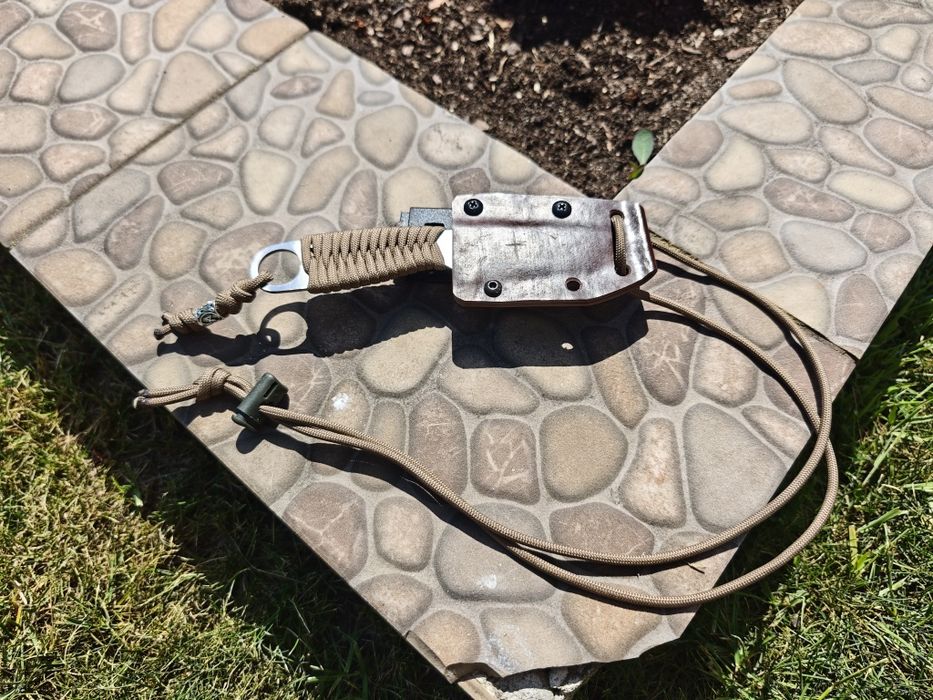 Nóż bushcraft neck nierdzewny