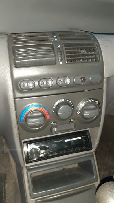 Material Fiat Punto ELX 75