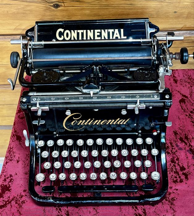 Antiga maquina escrever Continental