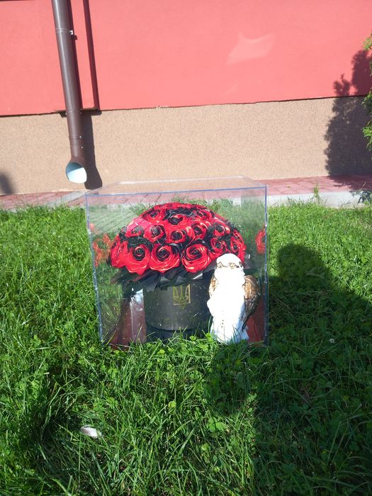 Букет з атласної стрічки,букети для Героев України на кладовище