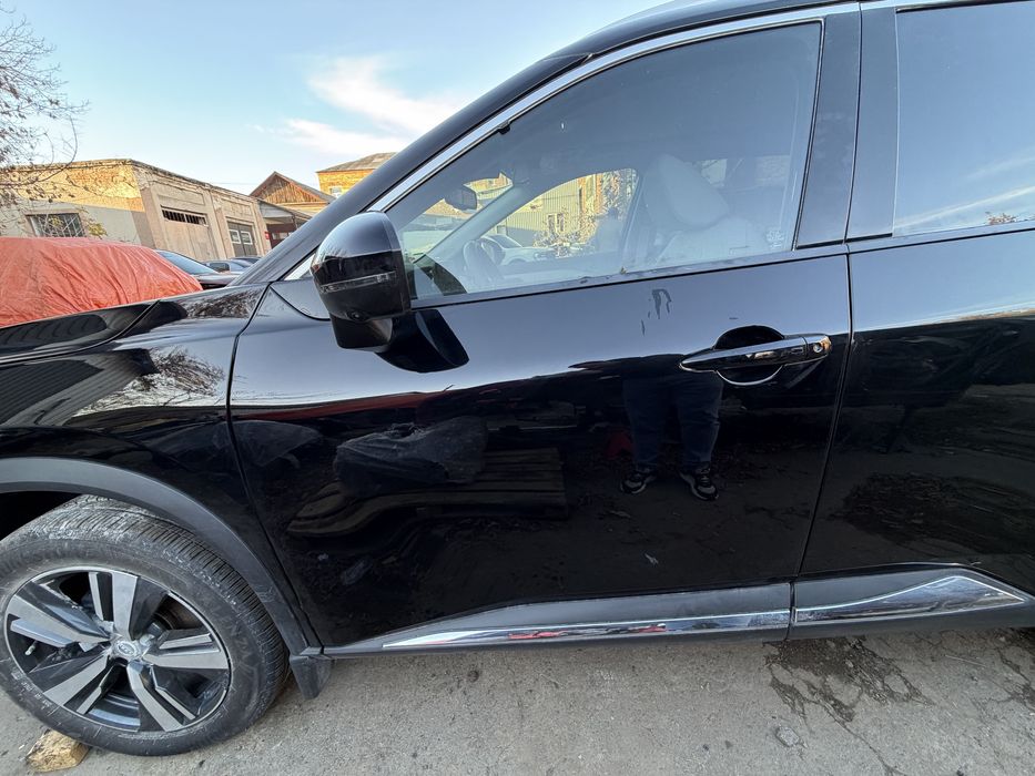 Продам двері Nissan Rogue T33 колір Kh3 чорний