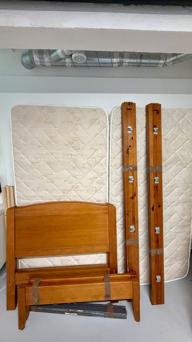 Vendo Cama Solteiro – Com Colchão Incluído!