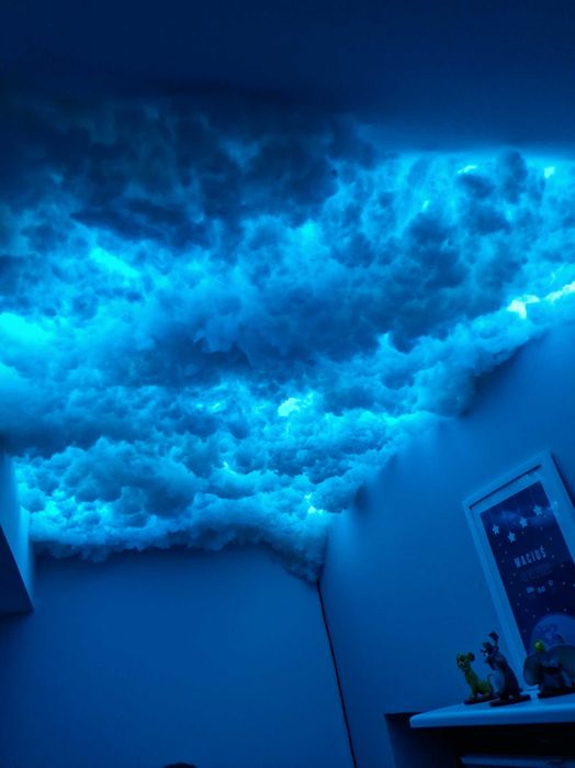 Podświetlany sufit „Chmury” z LED – montaż