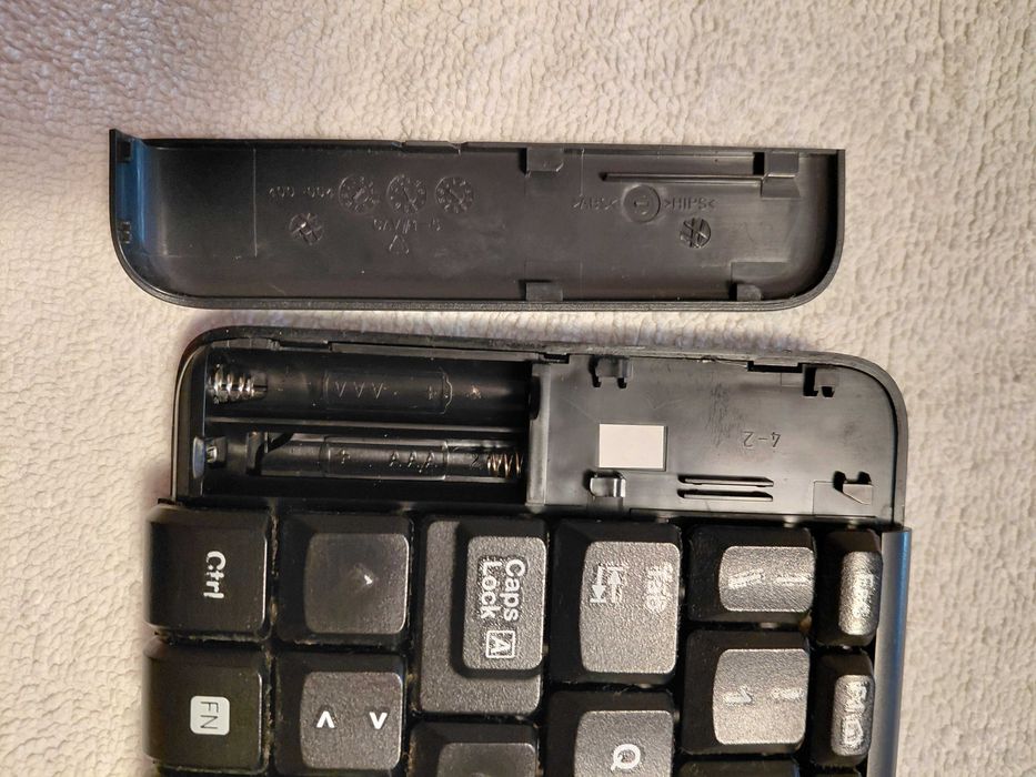 Logitech Teclado MK220 + Rato M150