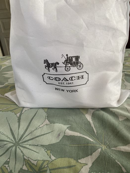 Продам сумку Coach, куплена але не разу не носила