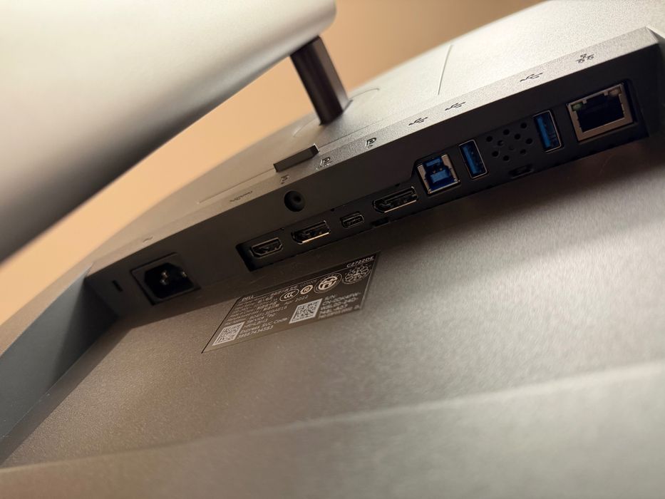 Monitor DELL C2722DE 27"QHD IPS. Kamera. Ładowanie USB-C. Jak nowy!