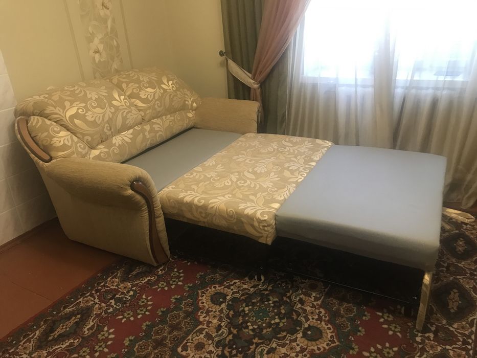 Розкладний диван.