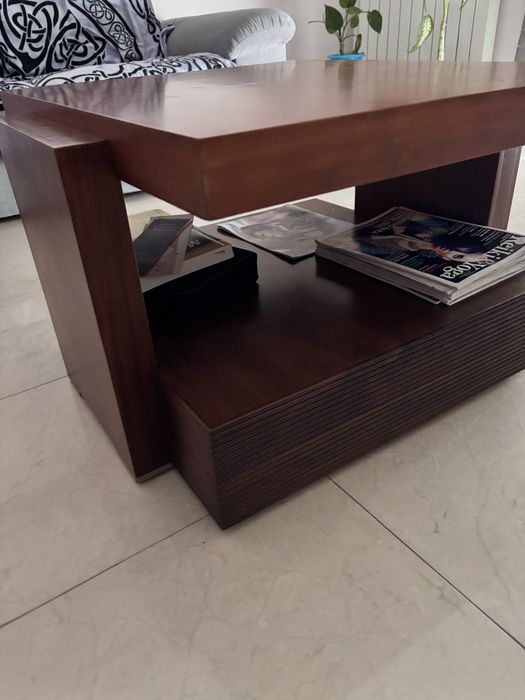 Mesa apoio folha de cerejeira e nogueira  com marcas de uso