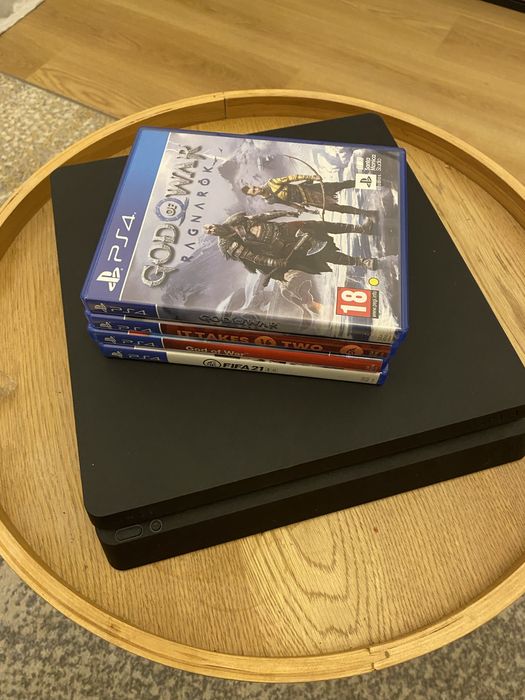 Konsola PS4 Slim 1TB - 2x pady + gry w zestawie