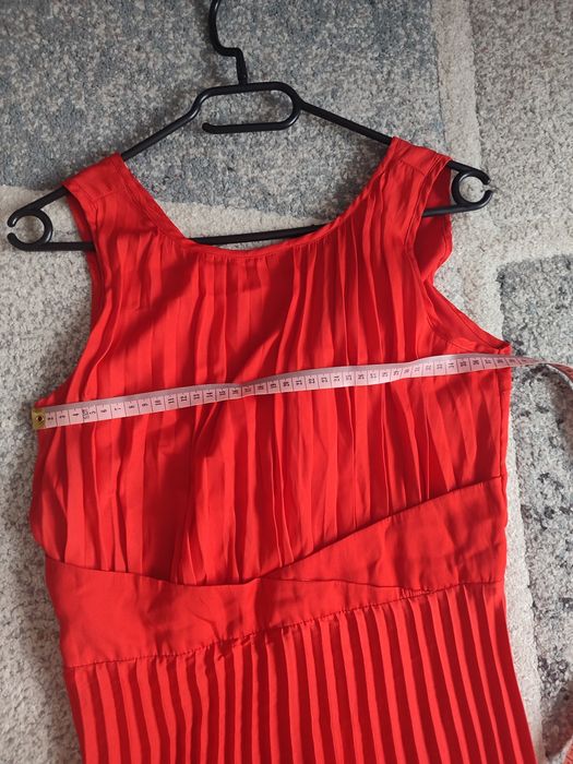 Sukienka czerwona maxi Reserved r.38