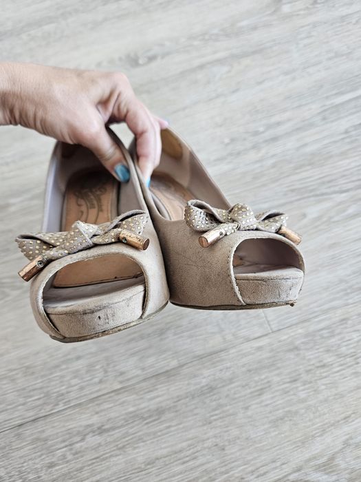 Sapatos beige de salto 39 Xti