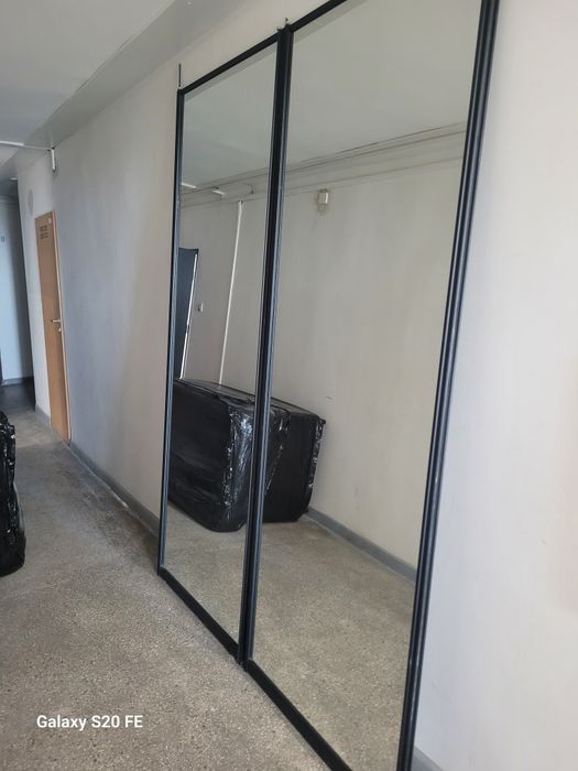Lustra 2 sztuki w czarnej ramce aluminiowej i szyby mleczne w srebrnej ramce aluminium odbiór osobisty w Katowicach