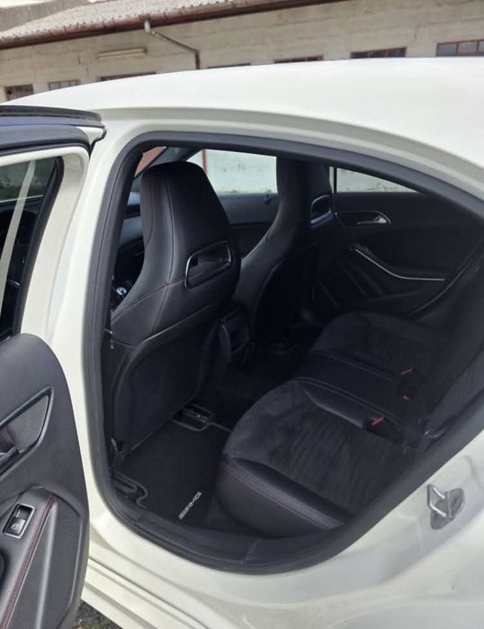 Mercedez-Benz A200d AMG Line