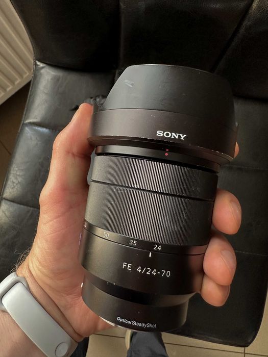 Об'єктив Sony FE 24-70mm f/4.0 ZA OSS Vario-Tessar T