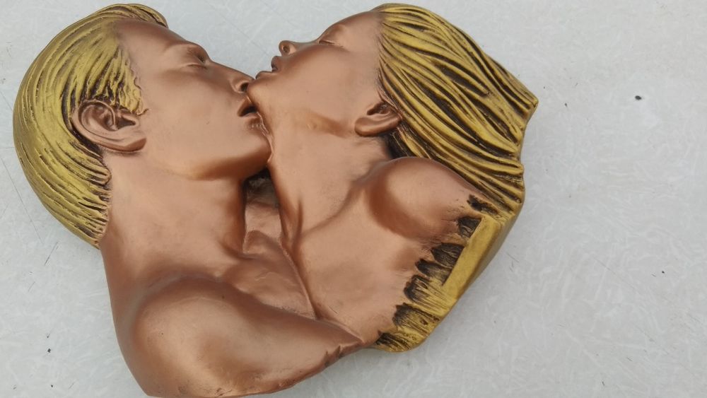 Панно "Любовь"..гипс