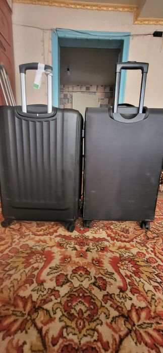 Продам дві валізи