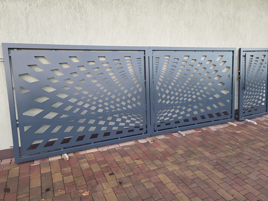 Brama wjazdowa, Producent, ostatnia sztuka